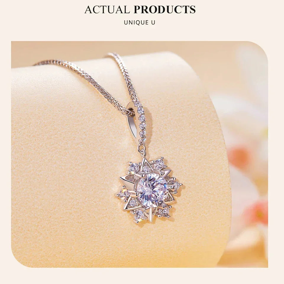 Pendentif Étoile en Argent Sterling avec Moissanite Céleste 1 carat