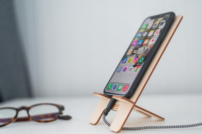 Support de téléphone en bois « D-Poser »