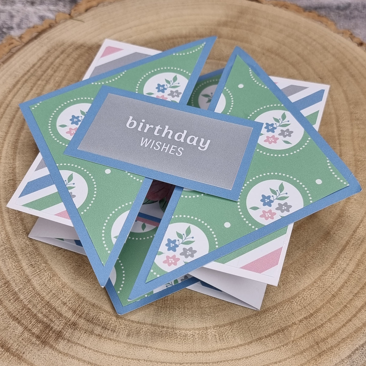 The Paper Boutique Sunny Gardens Bloc de papiers décoratifs 15,2 x 15,2 cm