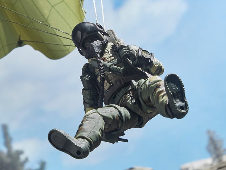 G.I. Joe Classified Series Figurine Pilote d'action 60e anniversaire - HALO - Chute libre à basse altitude - Parachutiste