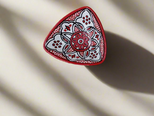 Plat Apéritif en Céramique Fait Main – Assiette de Service 18 cm | Motifs Marocains et Floraux