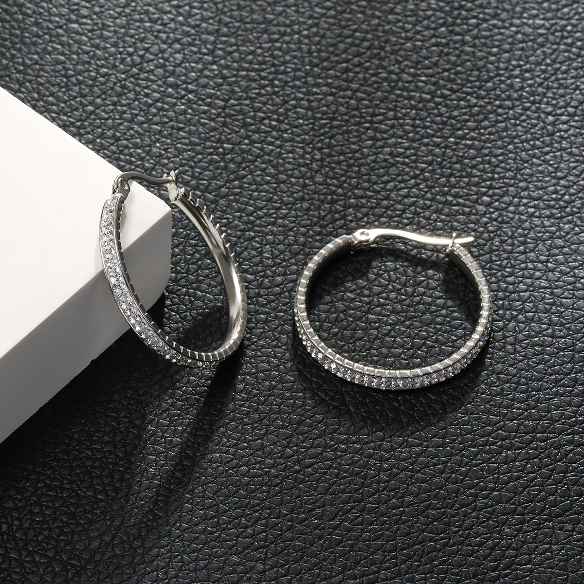 YARA Silver (Or Blanc) : Créoles en Zircone "Pavé All the Way" (Taille Standard)