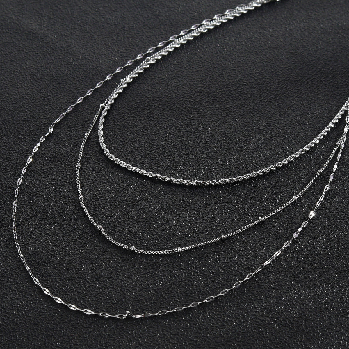 Collier ZURI à triple chaîne en argent