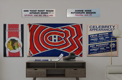 ENSEIGNE VINTAGE AUTOGRAPHIÉE GORDIE HOWE - DETROIT RED WINGS (22,5" X 5,5")