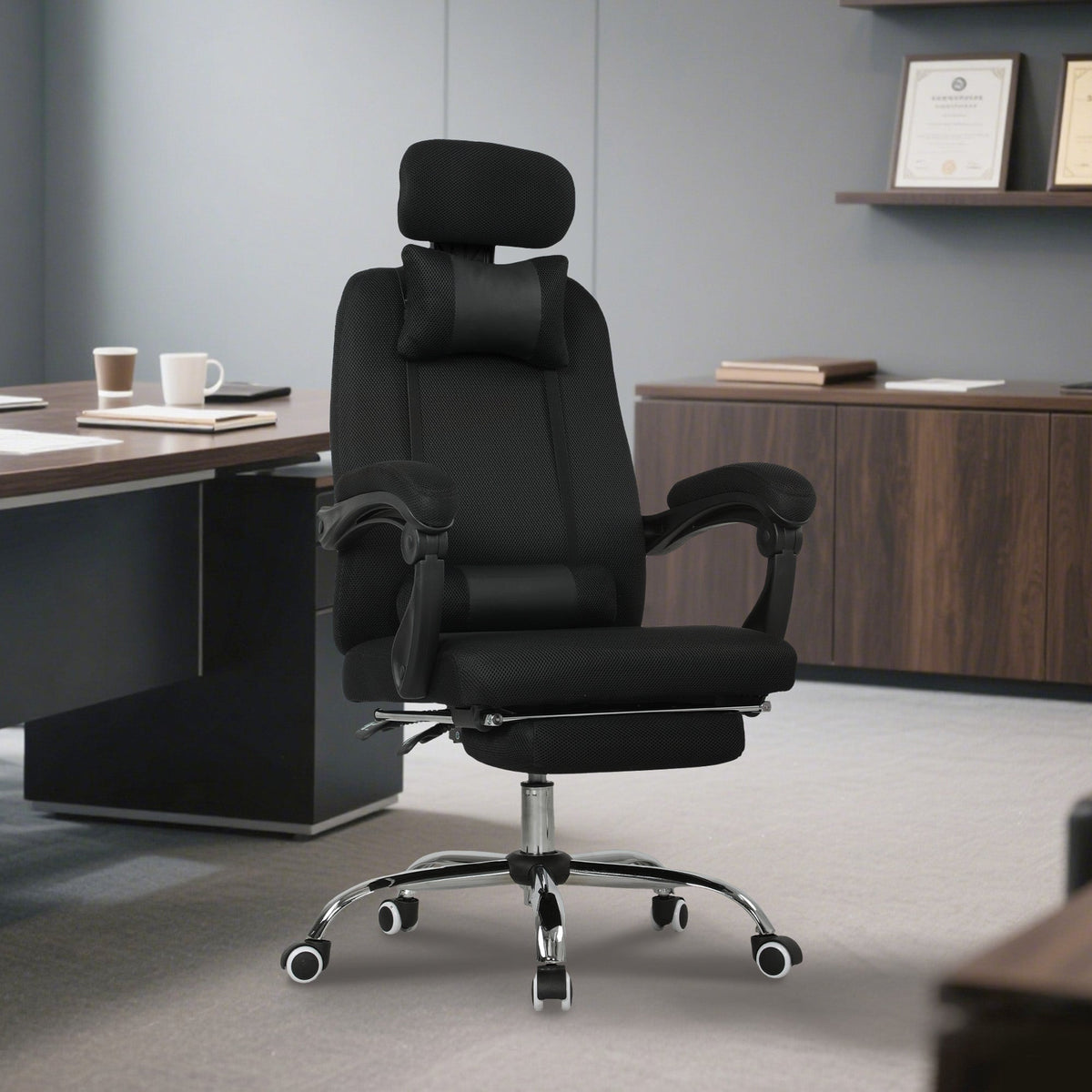 Chaise de bureau de direction ergonomique Brady à dossier haut avec repose-pieds et soutien lombaire - Noir