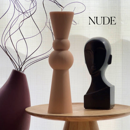 Grande bougie pilier échecs : Bougie décorative en cire de soja côtelée