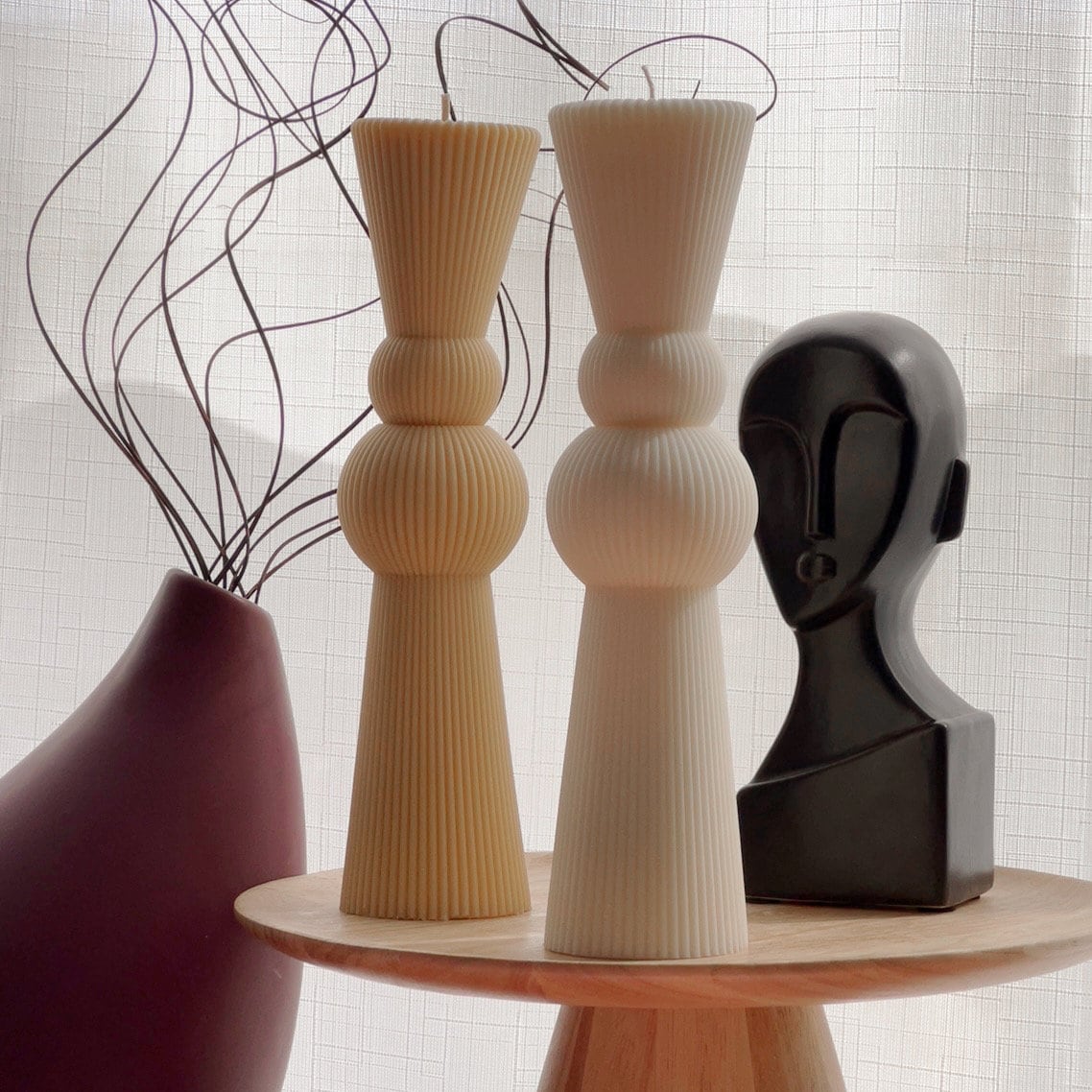 Grande bougie pilier échecs : Bougie décorative en cire de soja côtelée