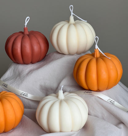 Grande bougie citrouille : cire de soja coulée à la main, décoration d'automne