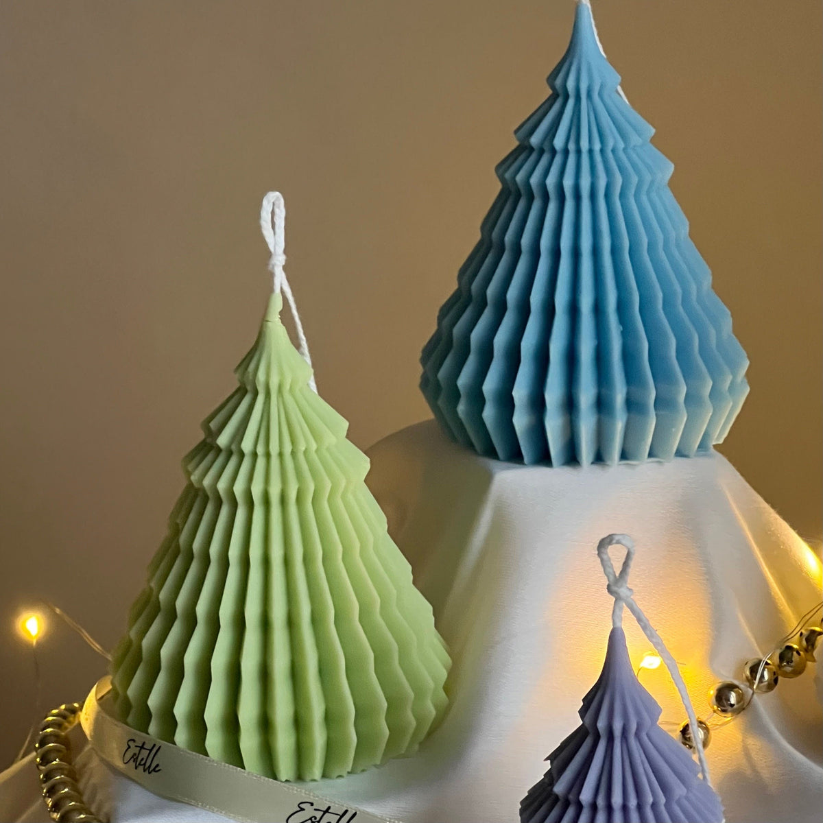 Bougie de Noël en cire de soja, modèle sapin origami : Décoration festive coulée à la main