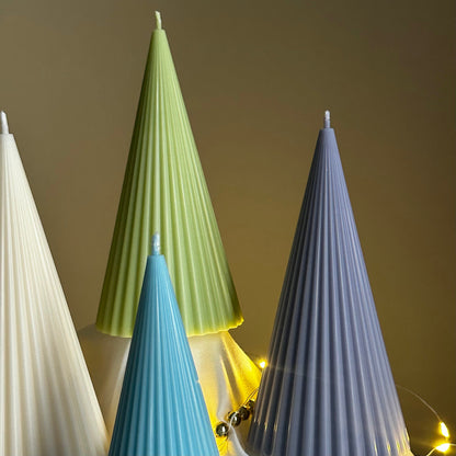 Bougie artisanale en cône côtelé de soja : Décoration de Noël minimaliste