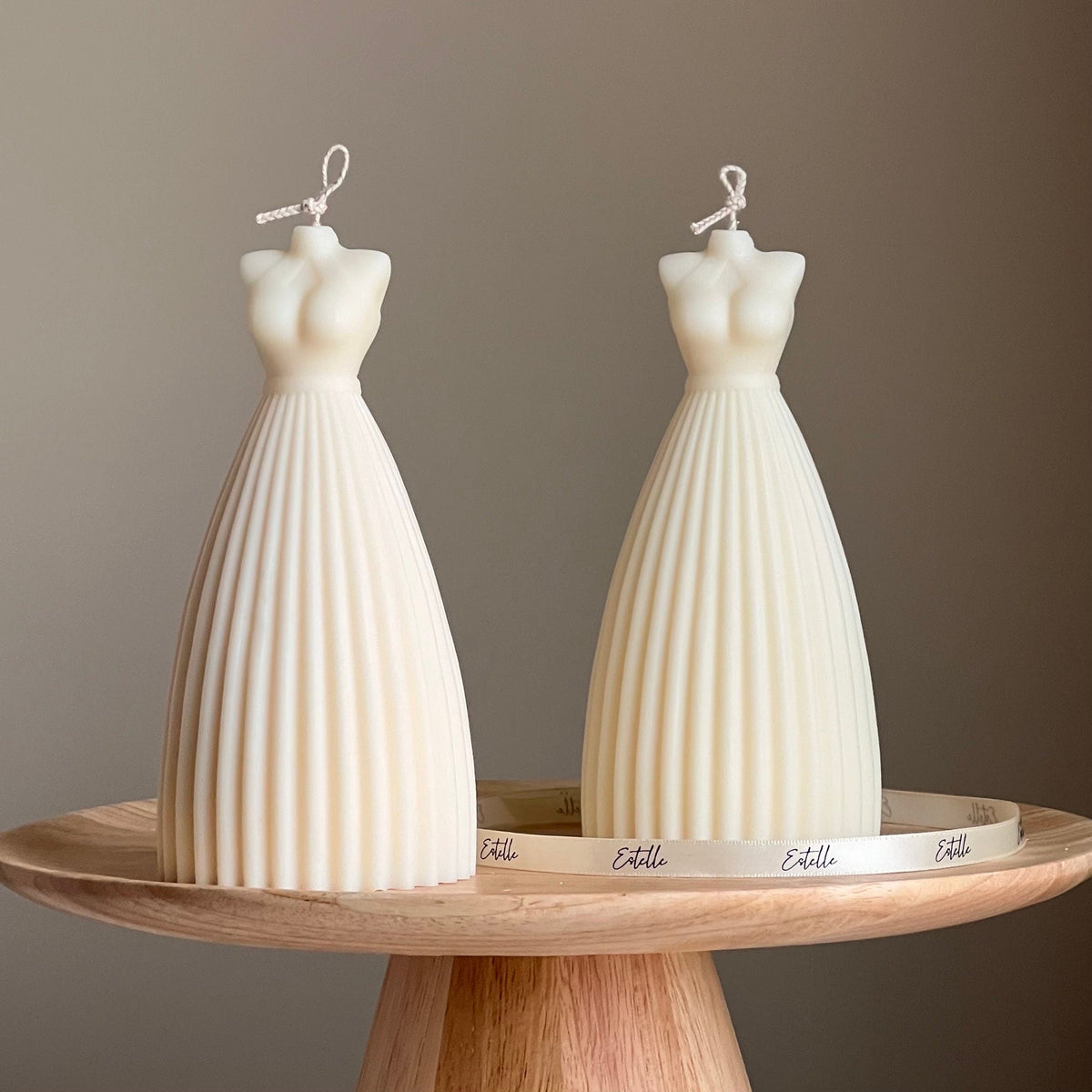 Bougie Robe de Mariée : Décoration Nuptiale Faite Main en Cire de Soja