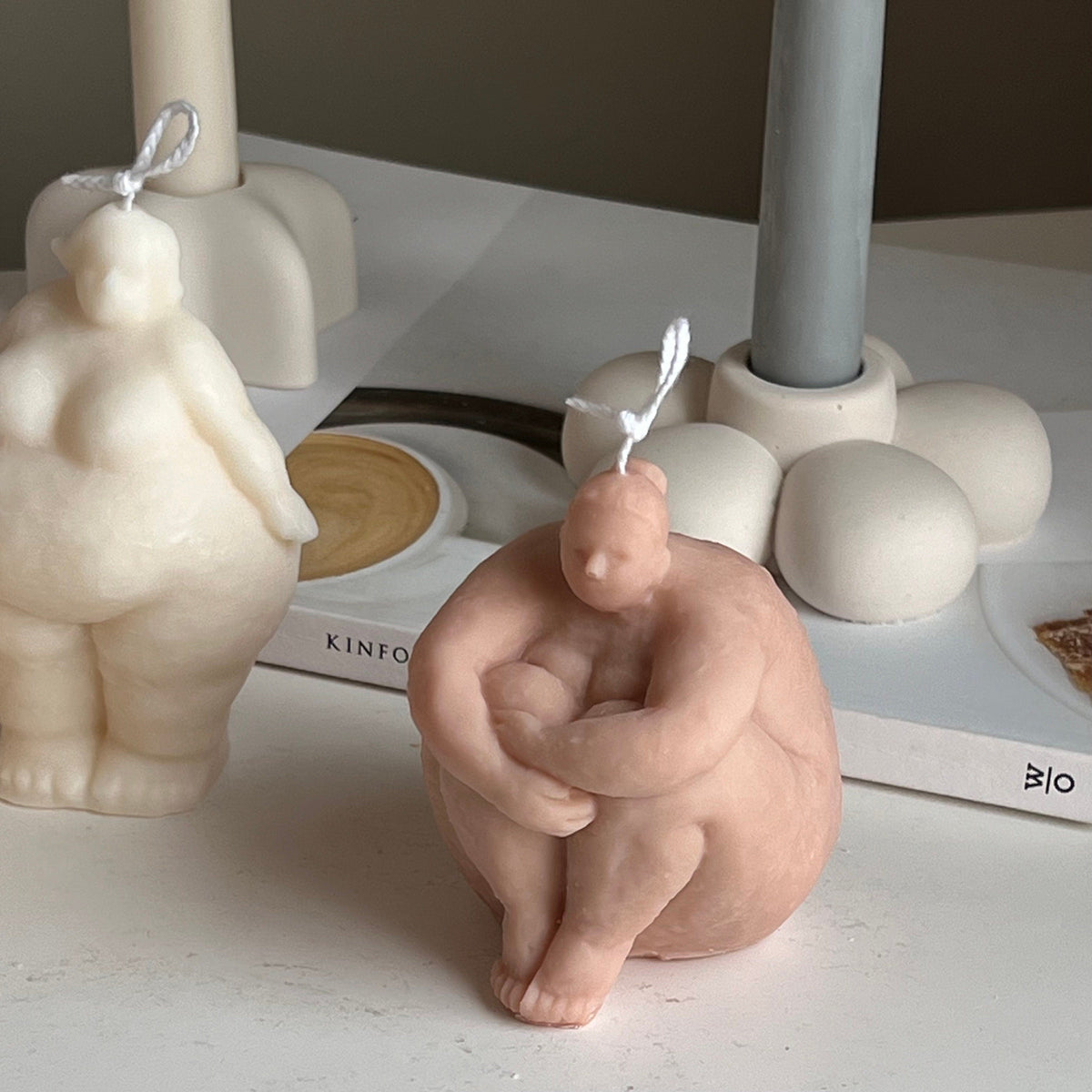 Bougie en cire de soja faite à la main corps voluptueux : sculpture torse de femme