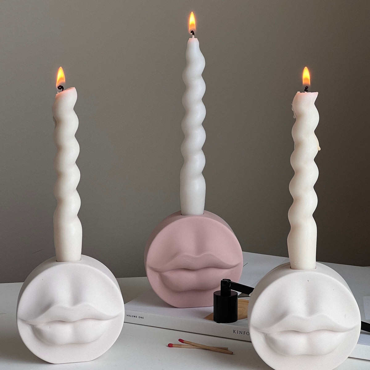 Bougeoir Lèvres en Jesmonite : Décoration de mariage artisanale