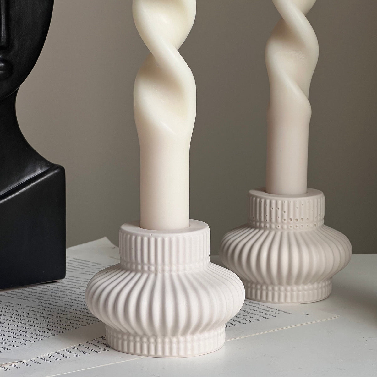 Ribbed Jesmonite Candlestick Holder: Minimalist Table Decor