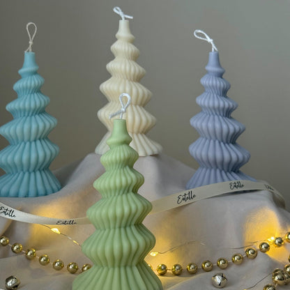 Bougie Arbre de Noël Spirale Coulée à la Main : Sculpture en Cire de Soja