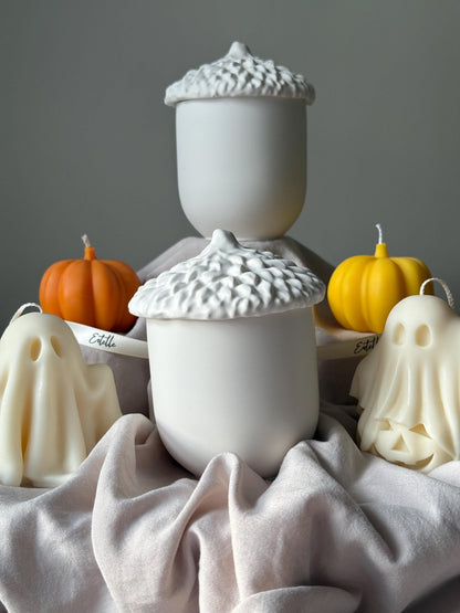 Bougie en cire de soja « Acorn Jar » : Pot en jesmonite fait main, Senteur d’automne