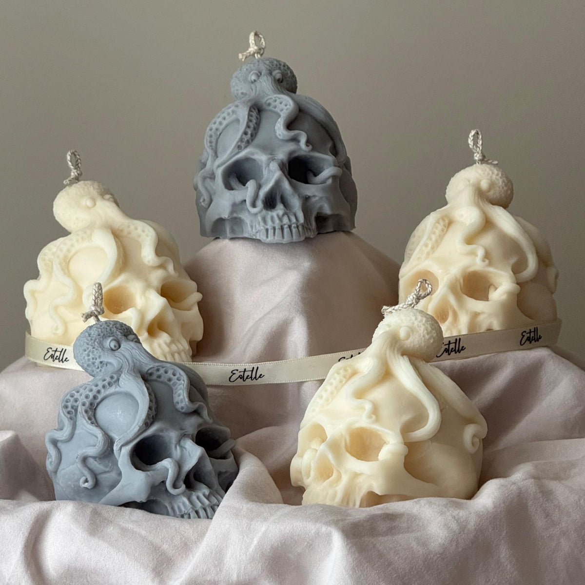 Bougie Crâne avec Pieuvre : Décoration d'Halloween Effrayante en Cire de Soja