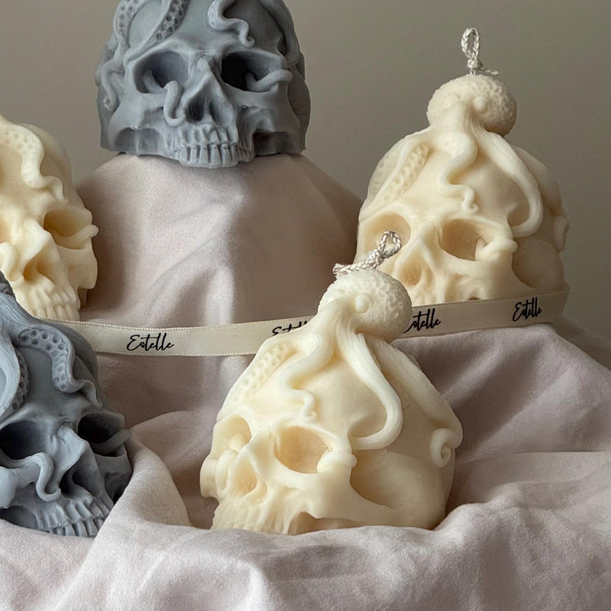 Bougie Crâne avec Pieuvre : Décoration d'Halloween Effrayante en Cire de Soja