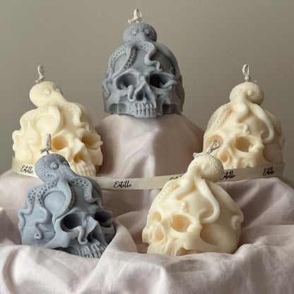 Bougie Crâne avec Pieuvre : Décoration d'Halloween Effrayante en Cire de Soja
