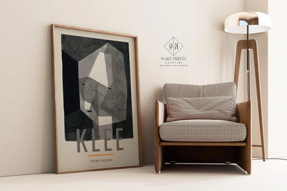 Paul Klee - Tête taillée grossièrement | Affiche d'exposition d'art moderne neutre (disponible encadrée à la main ou non encadrée)