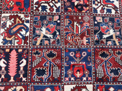 Persian Bakhtiari Rug | 5' 1" x 9' 6"
