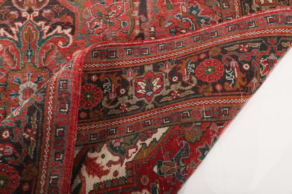 Persian Heriz Rug | 6' 9" x 9' 6"