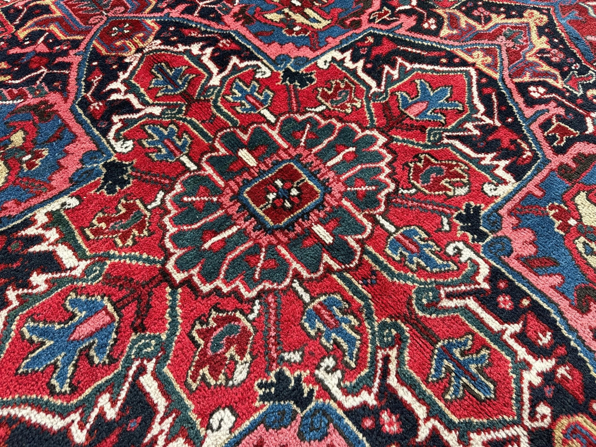 Persian Heriz Rug | 8' 3" x 12' 6"