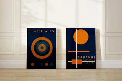 DUO DÉCLARATION Affiches Bauhaus Bleu Marine Orange |   | Impressions d'art modernes du milieu du siècle | disponibles encadrées
