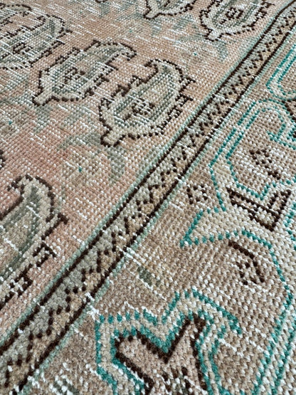 Tabriz Paisley Rug | 4' 9" x 11' 2"